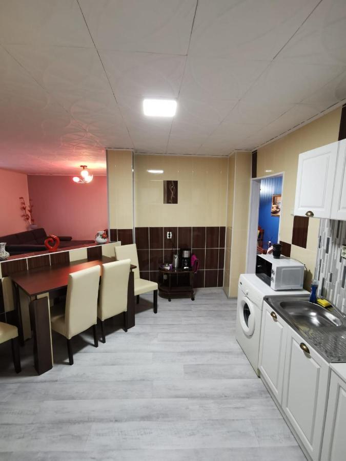Noah Apartment Uricani  Экстерьер фото